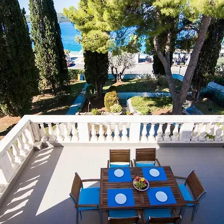Cypress Apartment Trogir