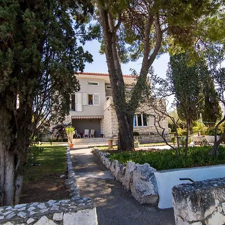 Cypress Apartment Trogir